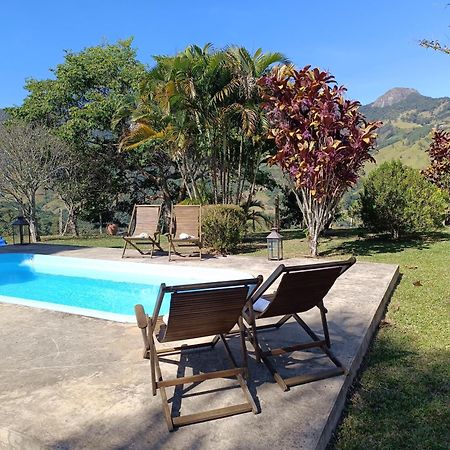Entrevistas Chales E Suites São Bento do Sapucaí Exterior foto