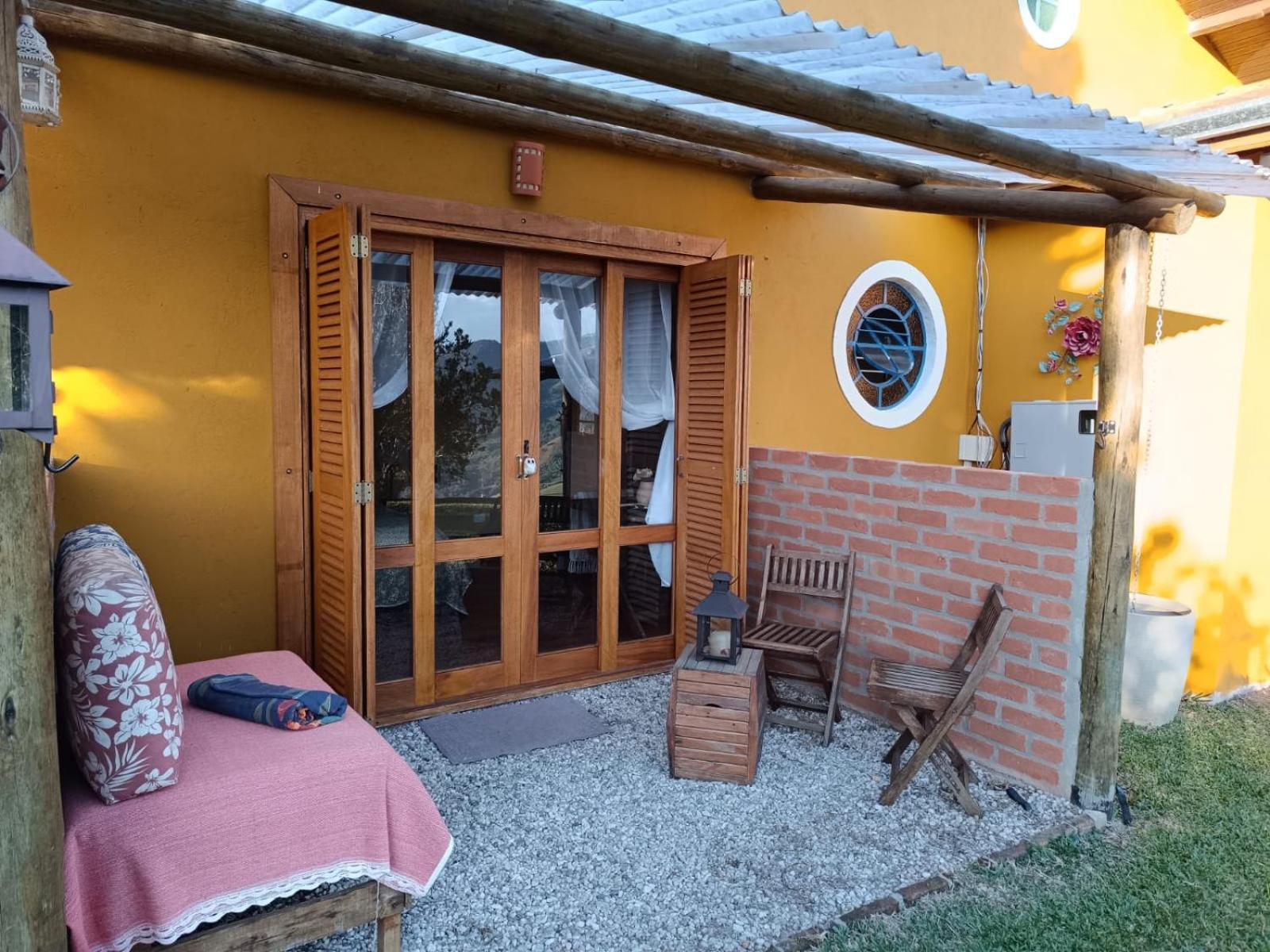 Entrevistas Chales E Suites São Bento do Sapucaí Exterior foto