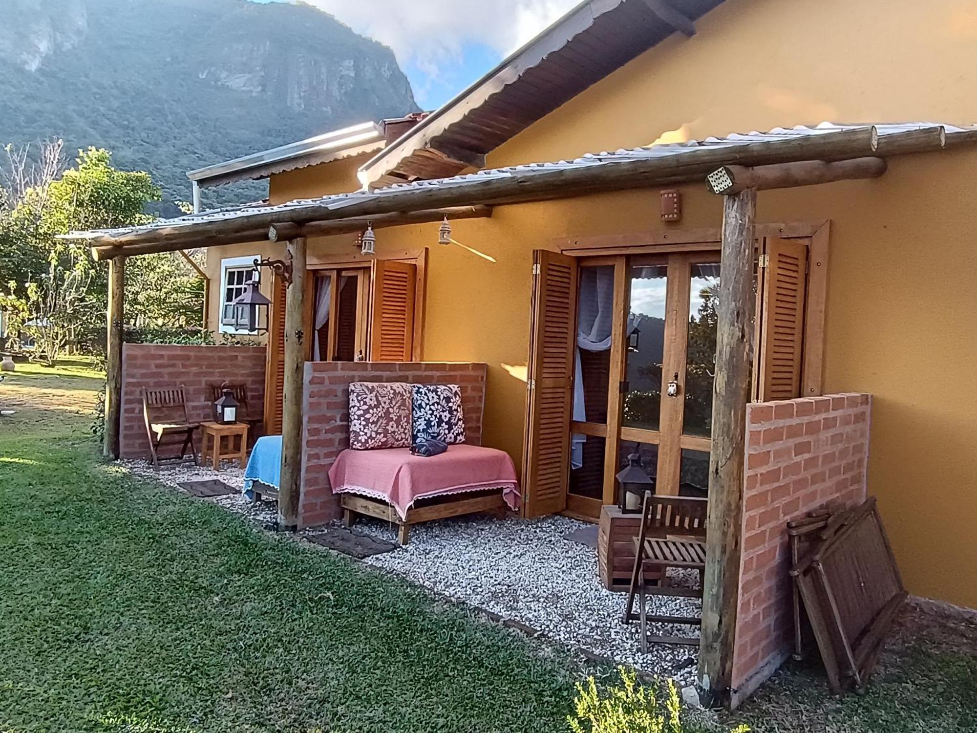 Entrevistas Chales E Suites São Bento do Sapucaí Exterior foto