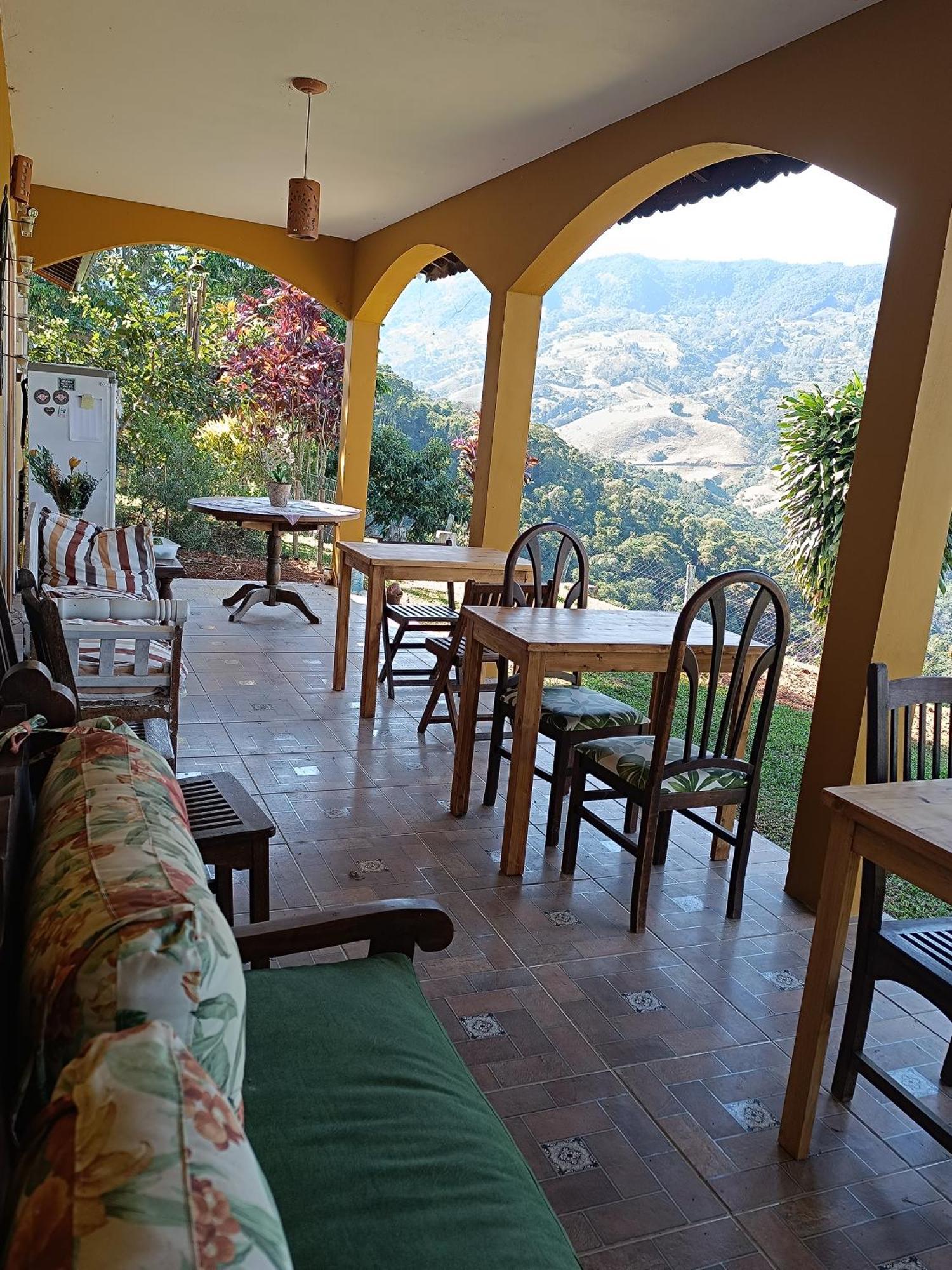 Entrevistas Chales E Suites São Bento do Sapucaí Exterior foto