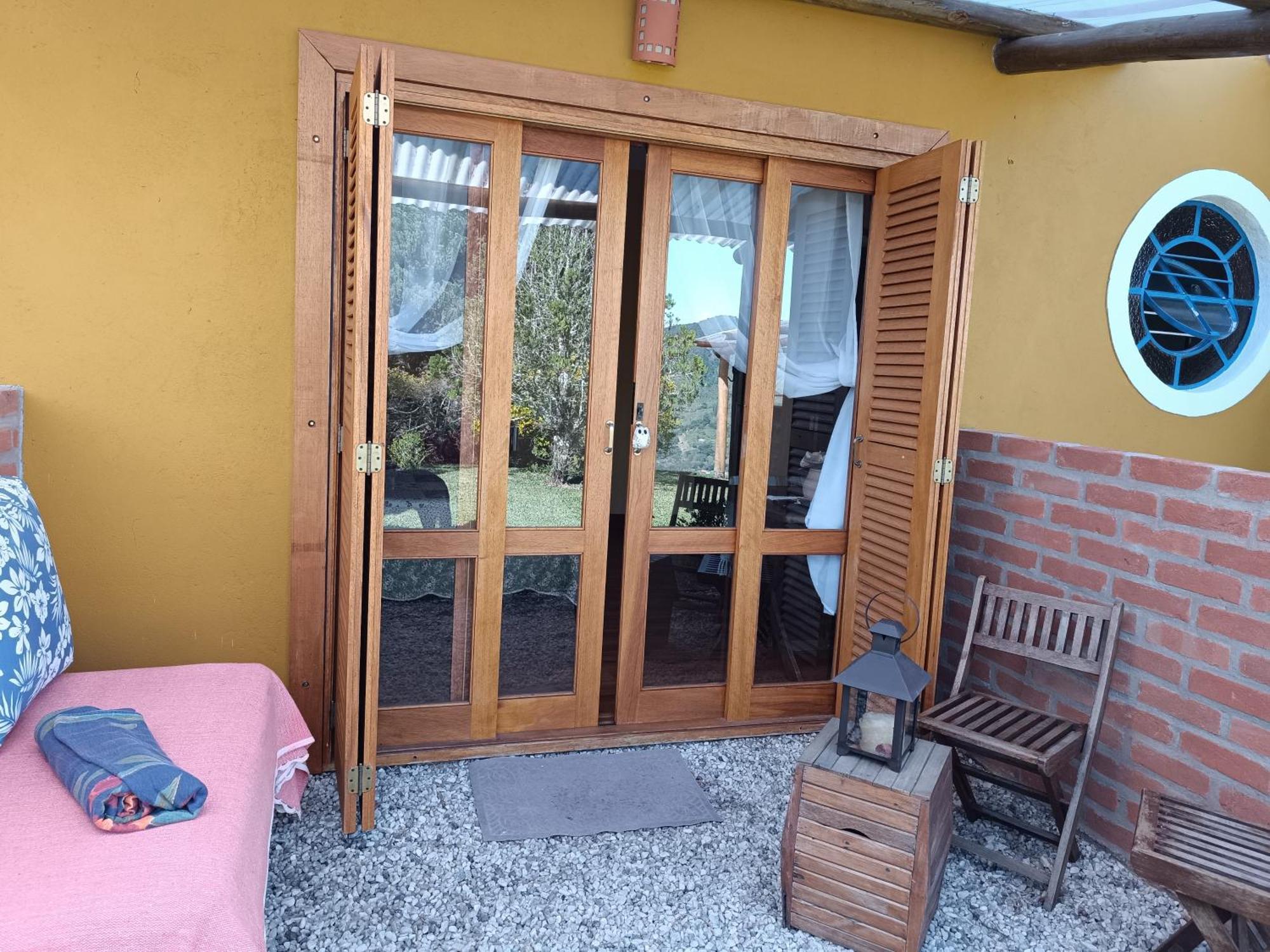 Entrevistas Chales E Suites São Bento do Sapucaí Exterior foto